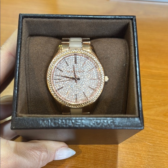 Michael Kors Rose Gold Women's Watch - Picture 5 of 5
